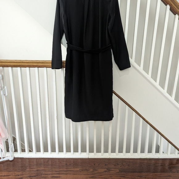 COS hidden button wrap style lightweight coat - Picture 3 of 10